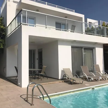 Coral Bay 4, Walking Distance To Coral Bay