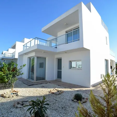 Coral Bay 4, Walking Distance To Coral Bay Peyia